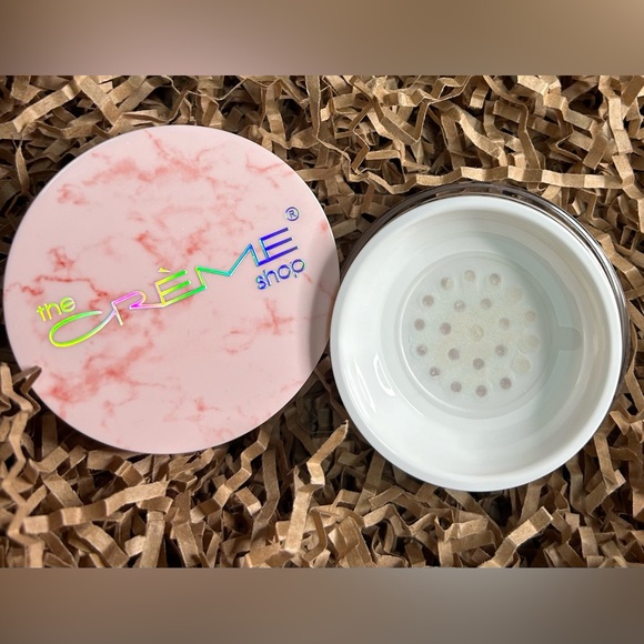 The Crème Shop
Rose Quartz Illuminating Powder - Picture 4 of 14